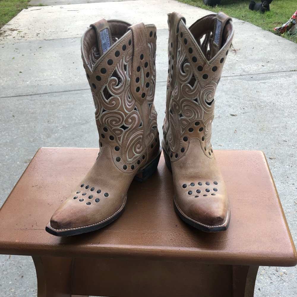 Ariat cowboy boots
